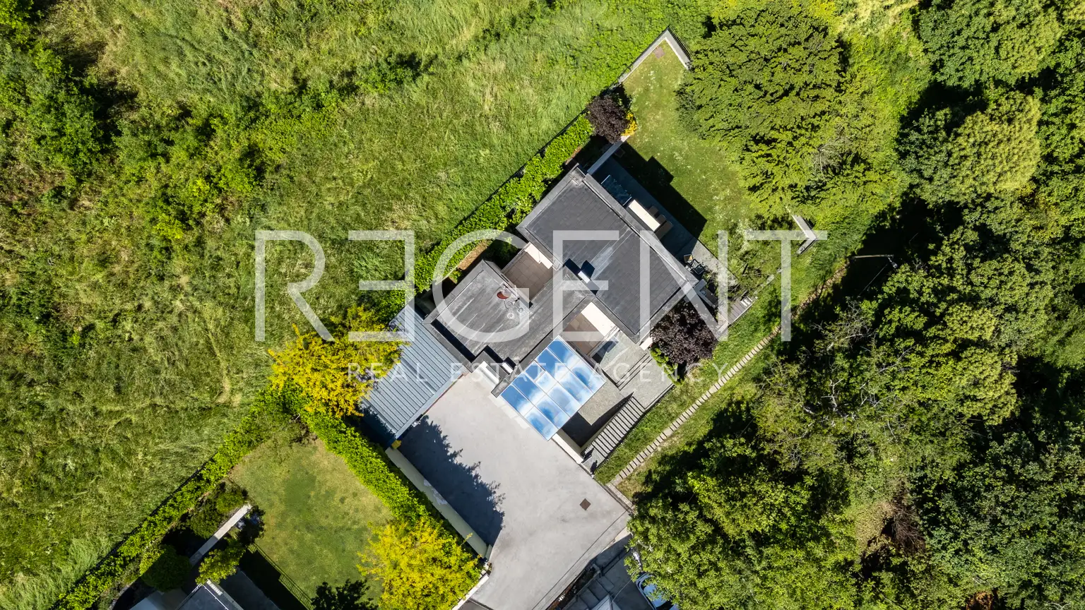 Kuća 376 m², Gornje Prekrižje — parcela 704 m²