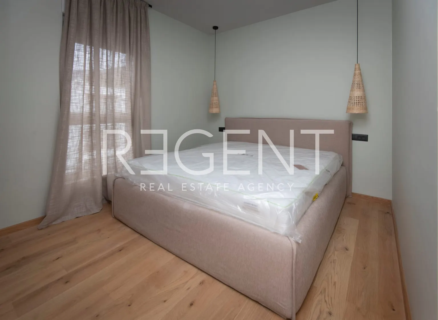 Split, Strožanac - Dvoetažni penthouse s lođom i terasom