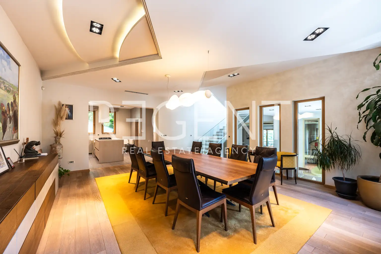 Kuća 376 m², Gornje Prekrižje — parcela 704 m²