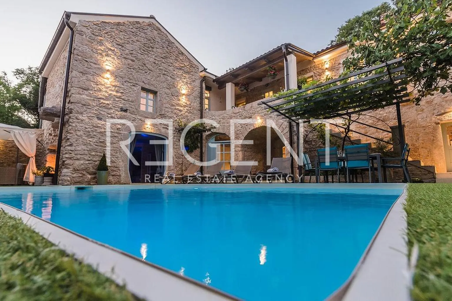Crikvenica - Bajkovita kamena vila 200 m2