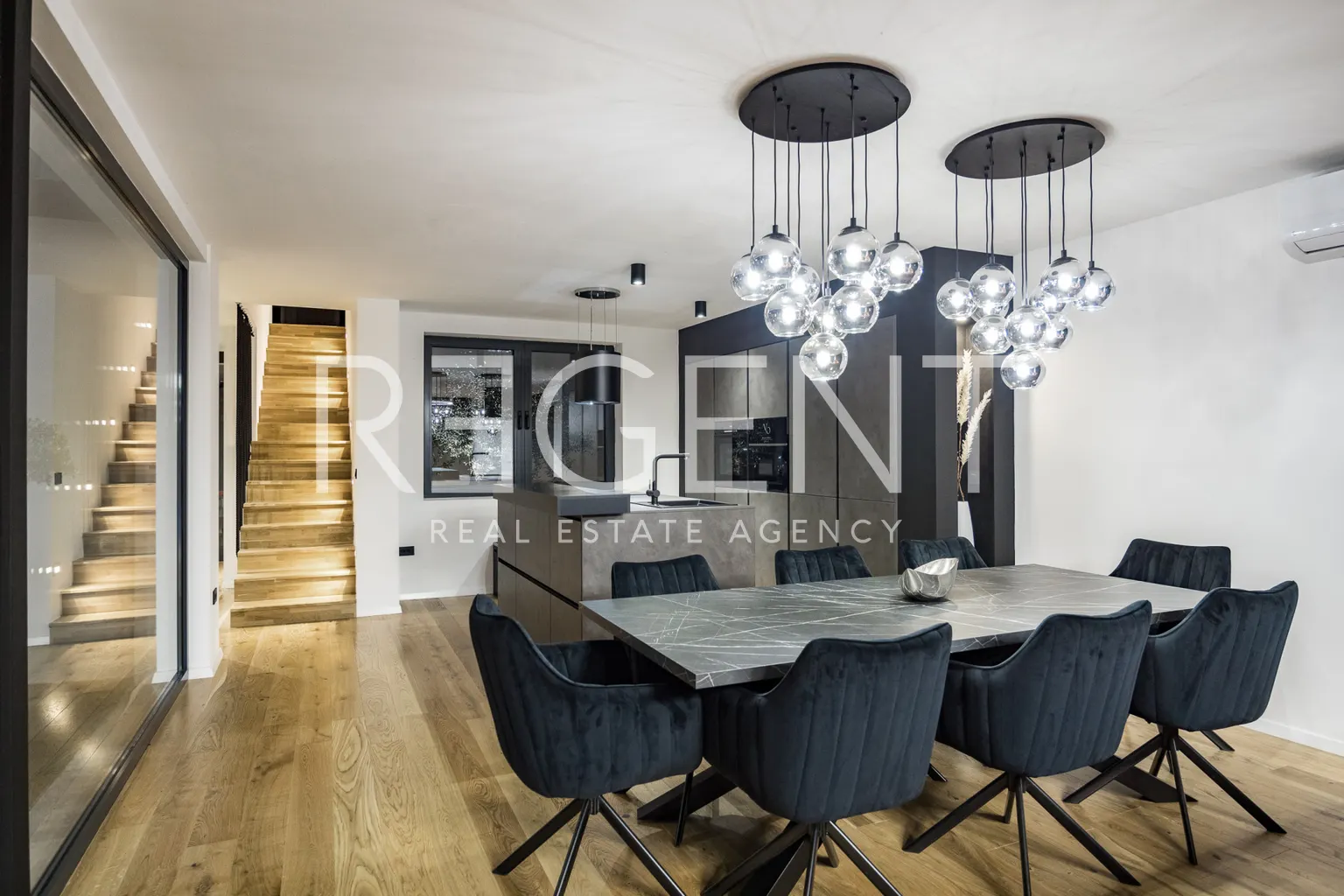 Istrie, Medulin - Nádherná moderní vila 220 m2