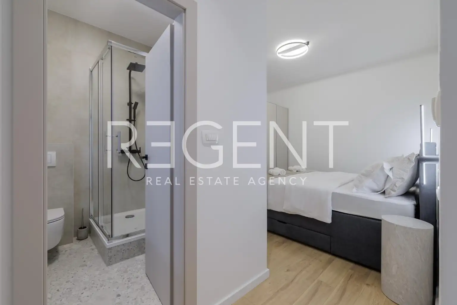 Split, Kila – stan 51 m² z vrtom, bazenom in s parkiriščem