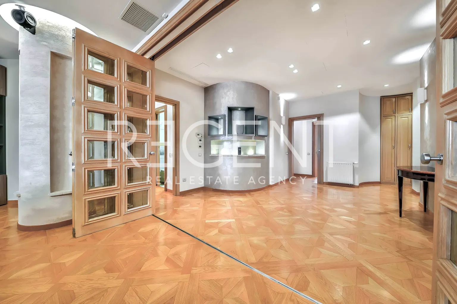 Záhřeb, Gajeva - Luxusní čtyřpokojový byt 170 m2