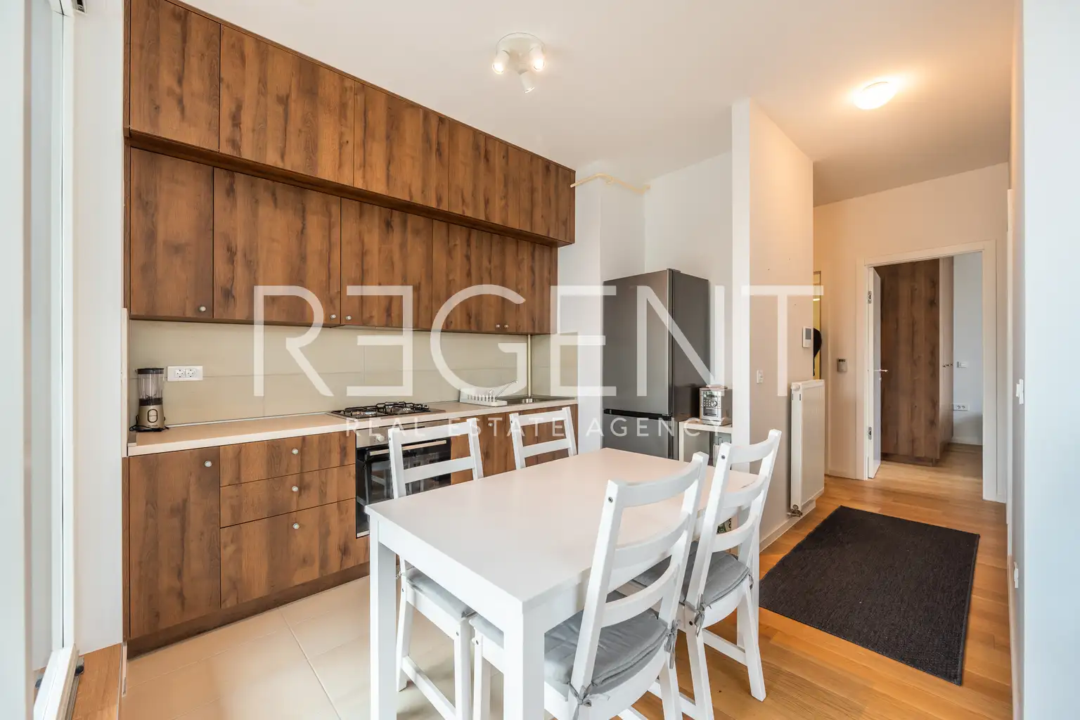 Zagreb, Maksimir - Luksuzan trosoban stan s garažnim mjestom