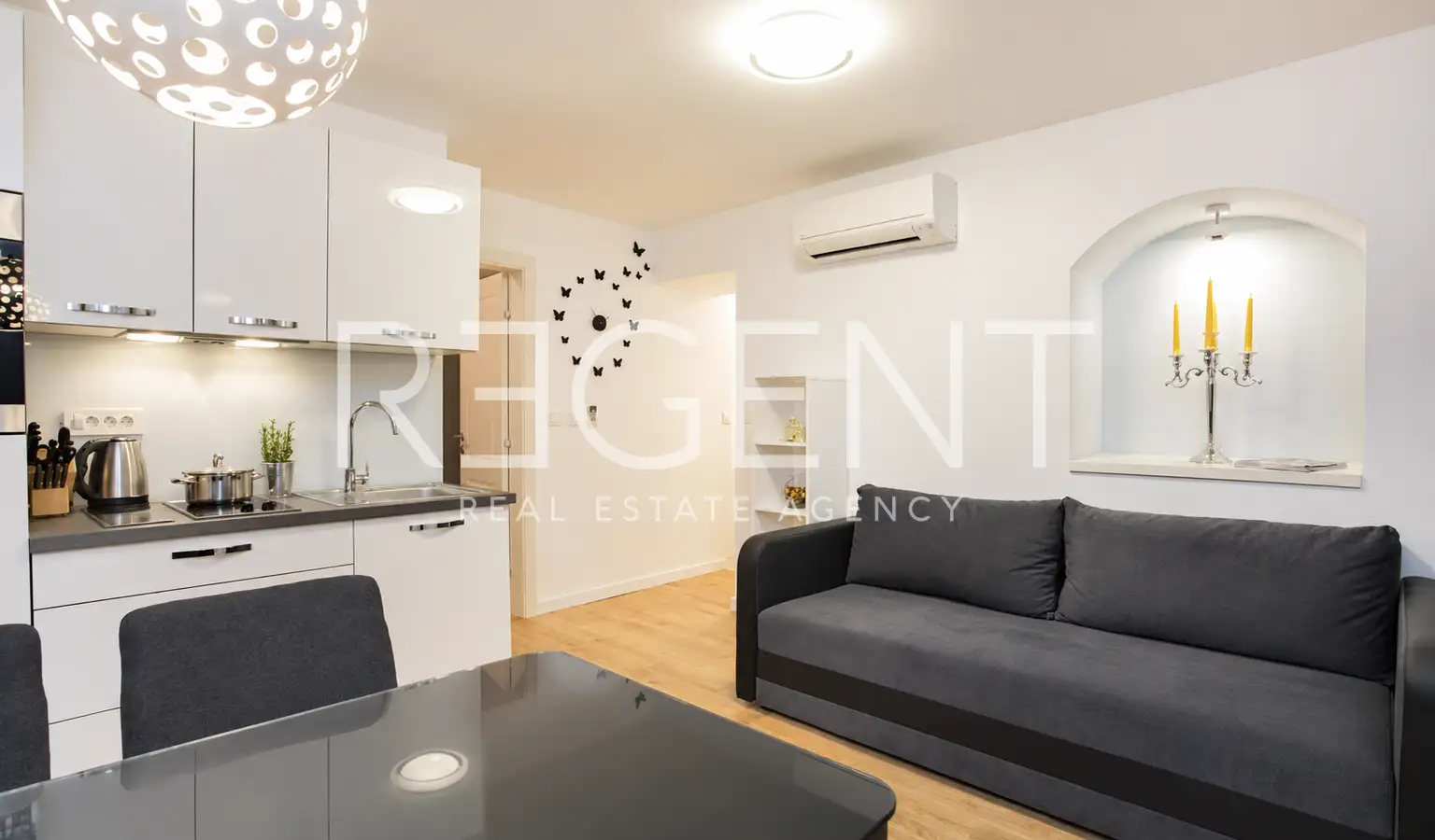 Šibenik, centrum – zrekonstruovaný kamenný dům se třemi apartmány