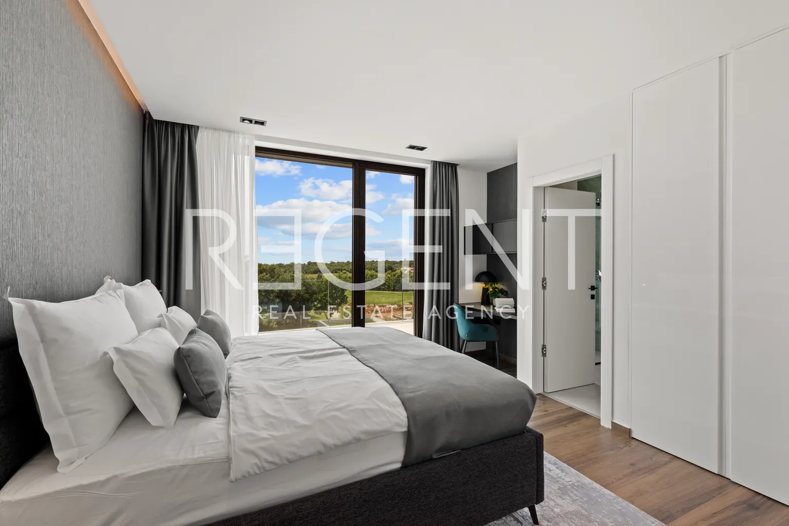 Istra, Poreč – Dizajnerska vila s pogledom na more 310 m2