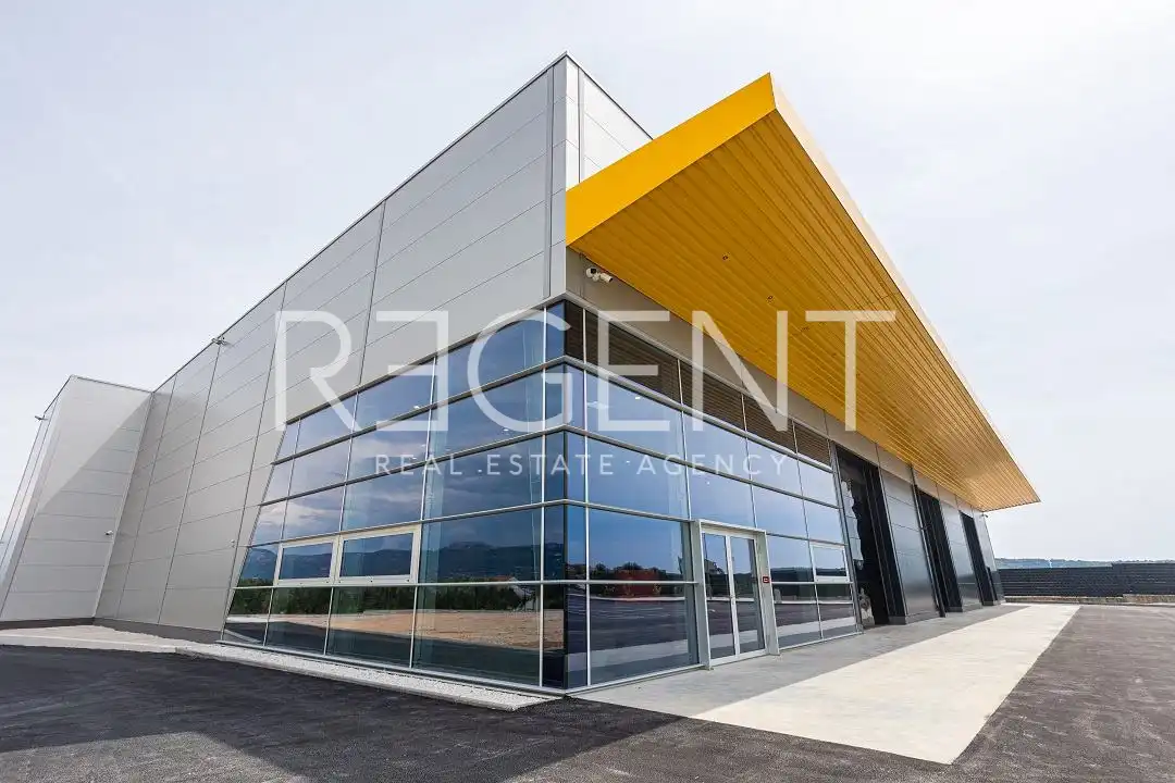 Trogir, Plano - Obchodno-predajný sklad 1600 m2