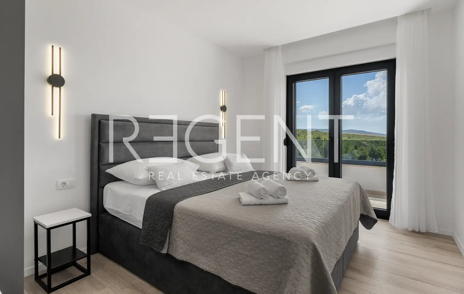 Zadar, Rovanjska - Newly built villa with a pool and sea view