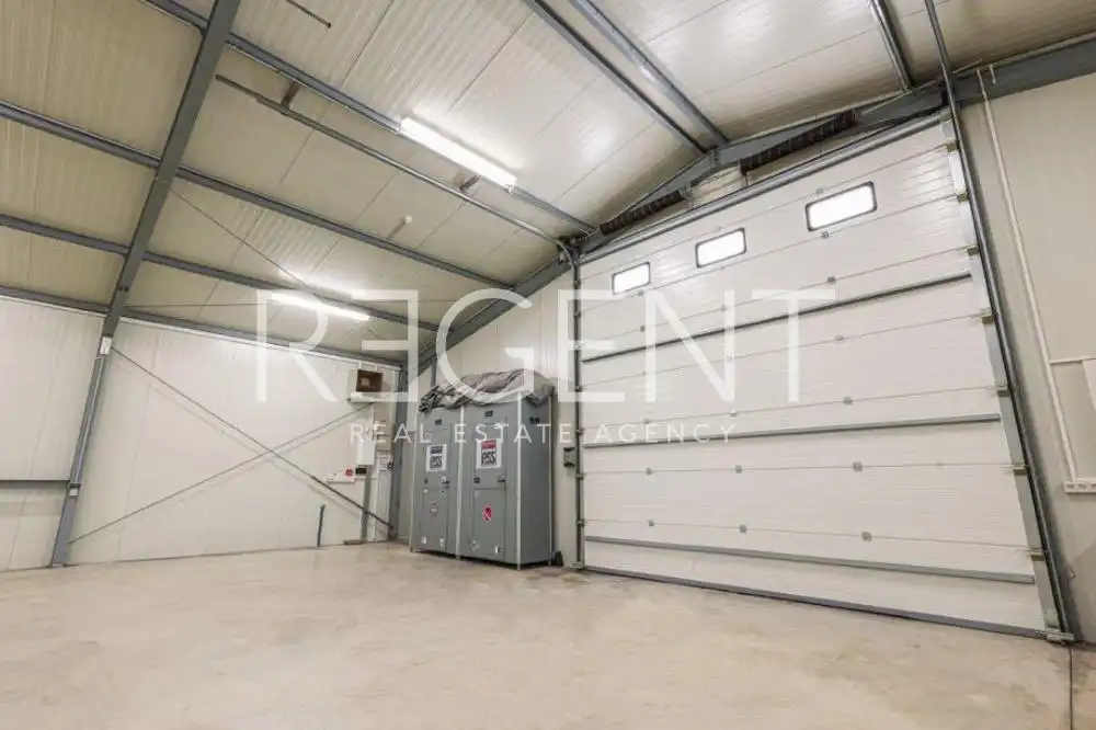 Trogir, Plano - obchodný priestor 500 m2