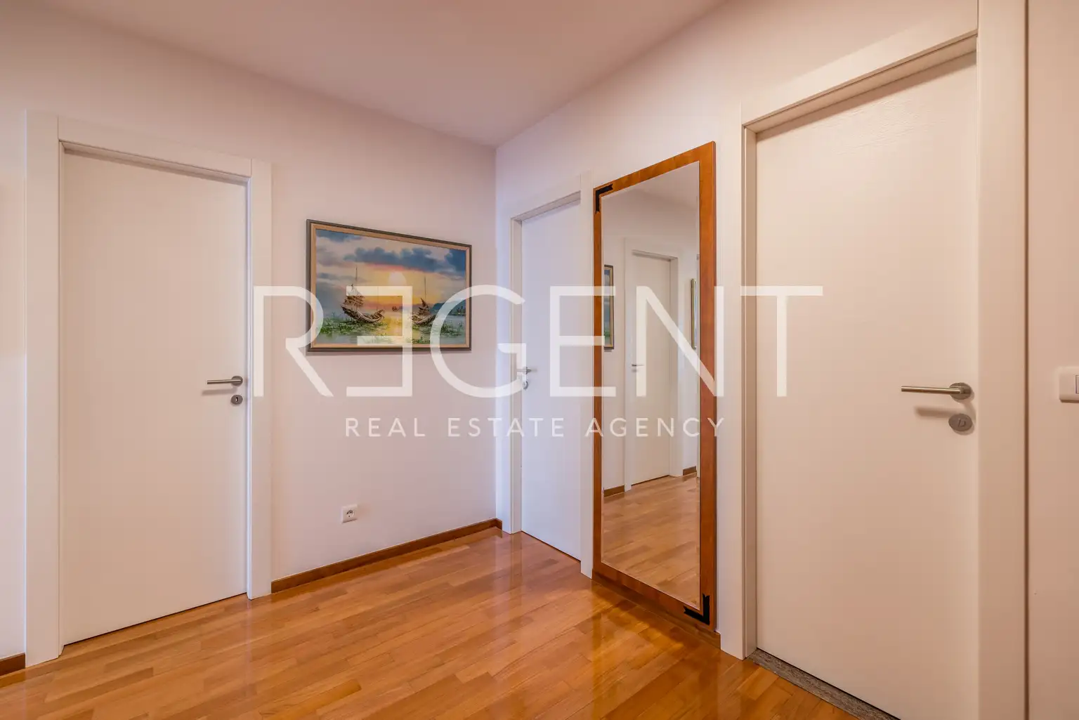 Spalato, Žnjan - Appartamento trilocale con loggia e vista mare