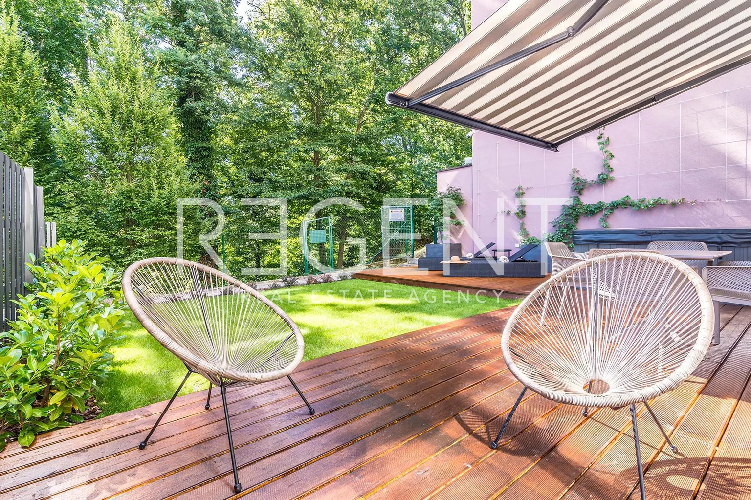 Záhřeb, Pantovčak - Luxusní dvoupokojový byt se zahradou 110 m2 k pronájmu