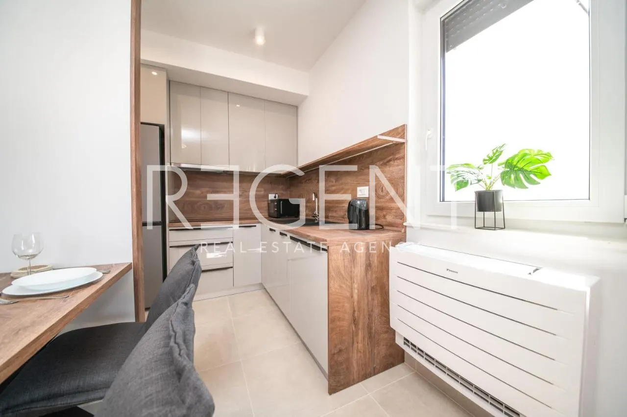 Zadar, Vrsi – appartements de trois pièces avec piscine et vue sur la mer