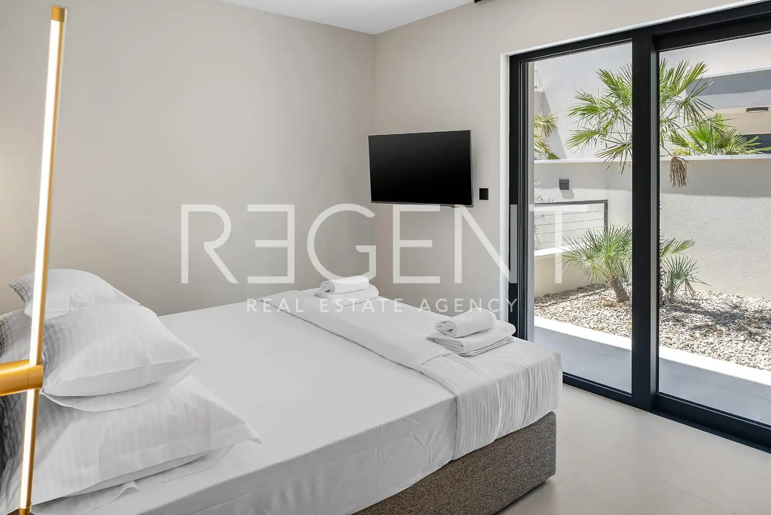 Podstrana - Vila s bazénom a výhľadom na more