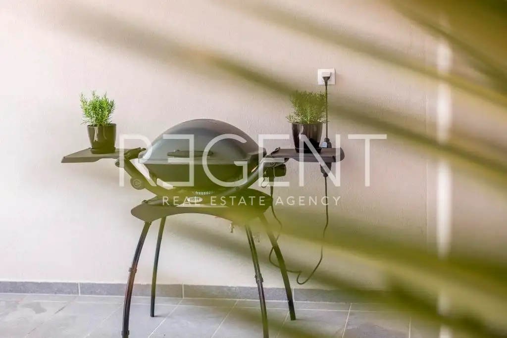 Podstrana - Trojizbový byt s terasou