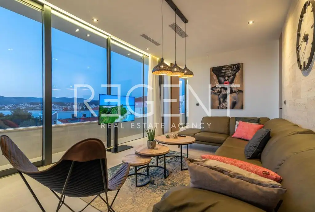 Trogir, Čiovo – Penthouse, 227 m² s 360° terasom i wellnessom