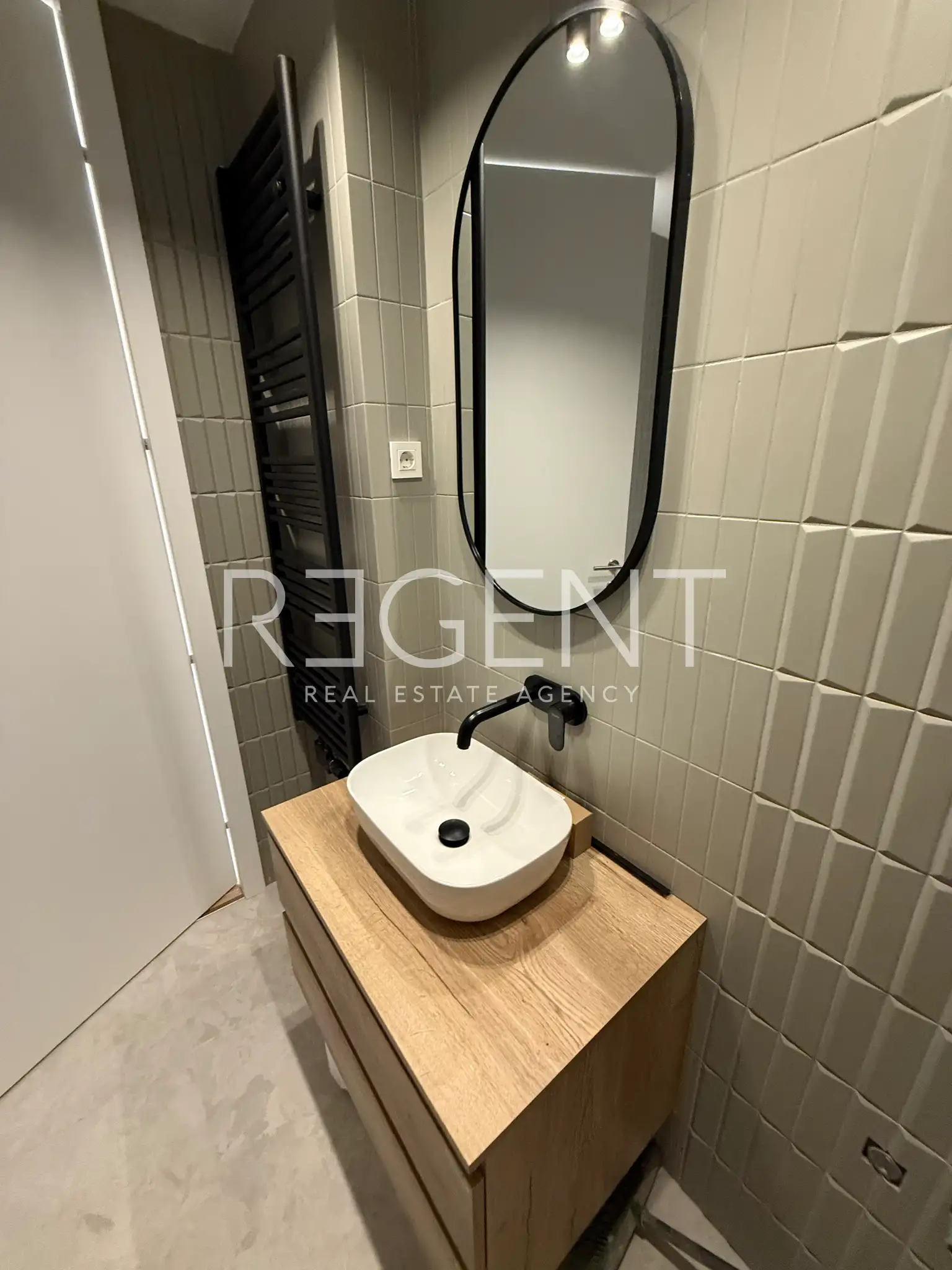Zagreb, Trešnjevka - kompletno renoviran dvosoban stan