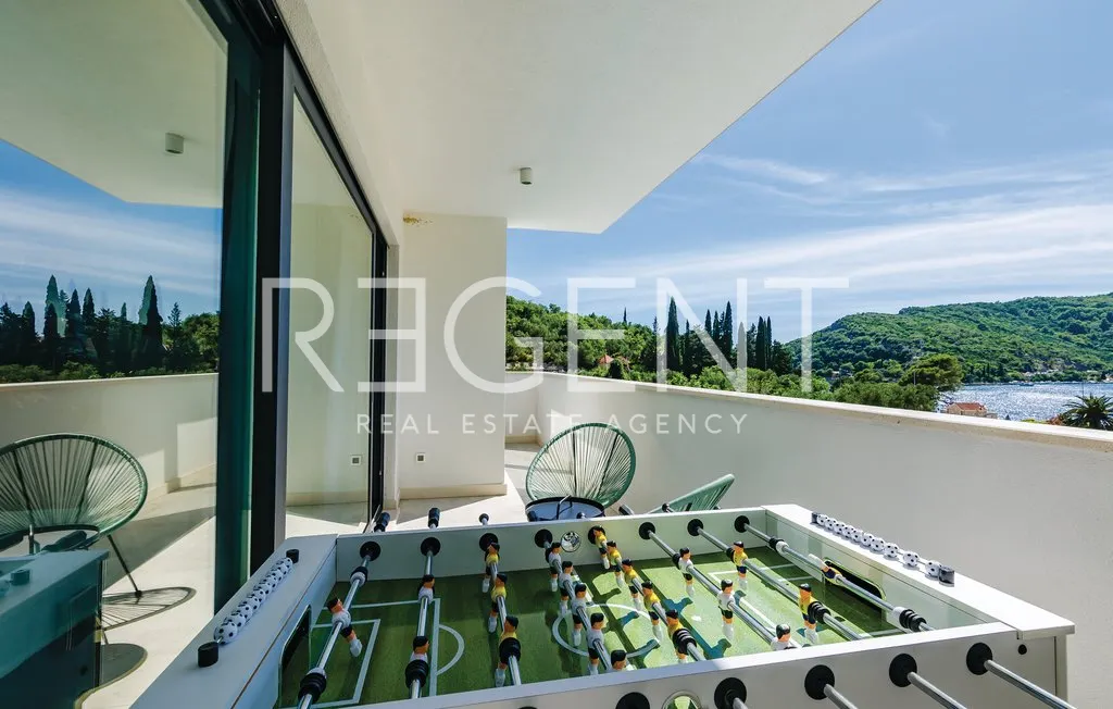 Zaton, Dubrovnik - Moderna vila uz more 210m2