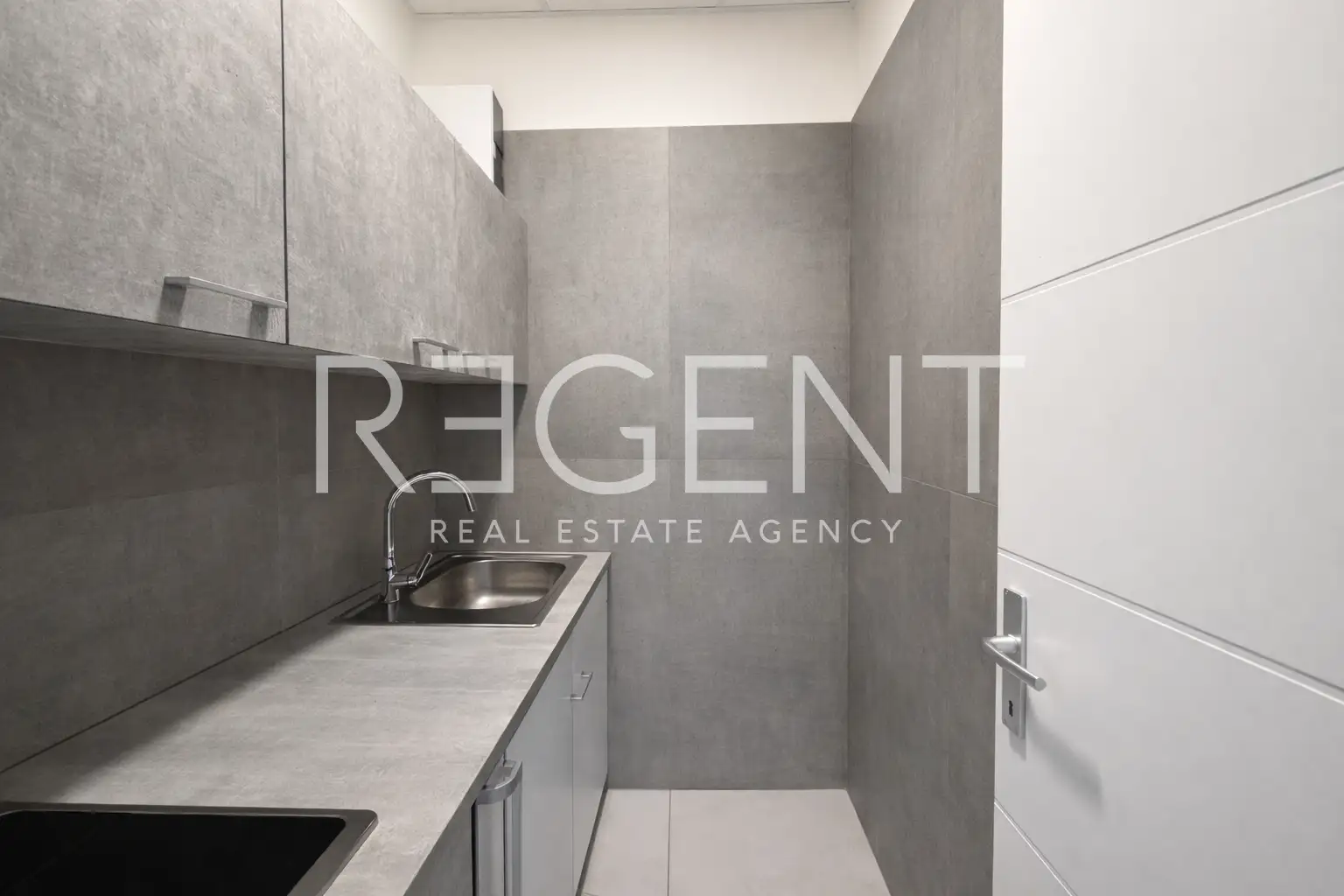 Split, Blatine - Prostorný obchodní prostor