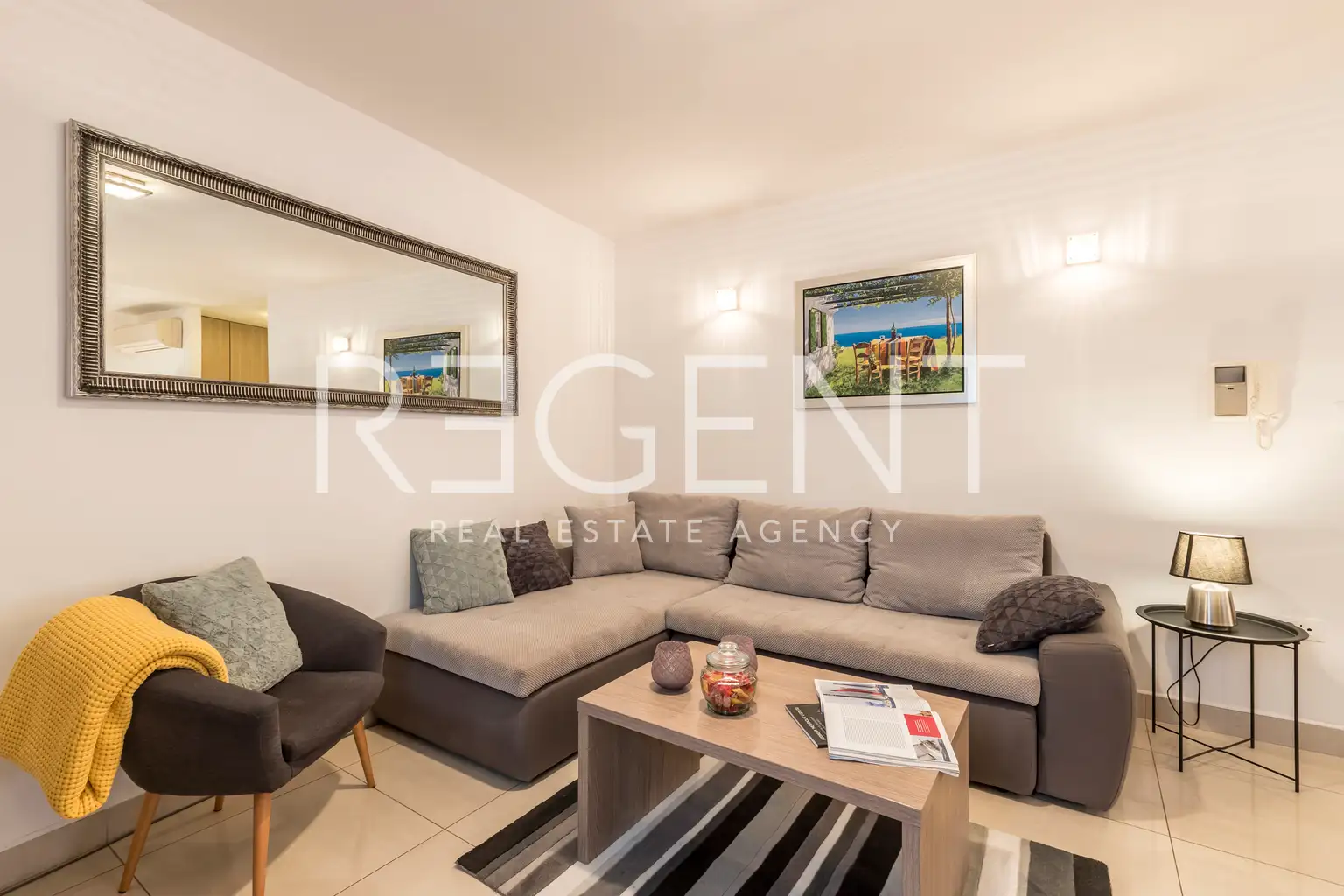 Split, Varoš - Appartement de deux pièces avec terrasse
