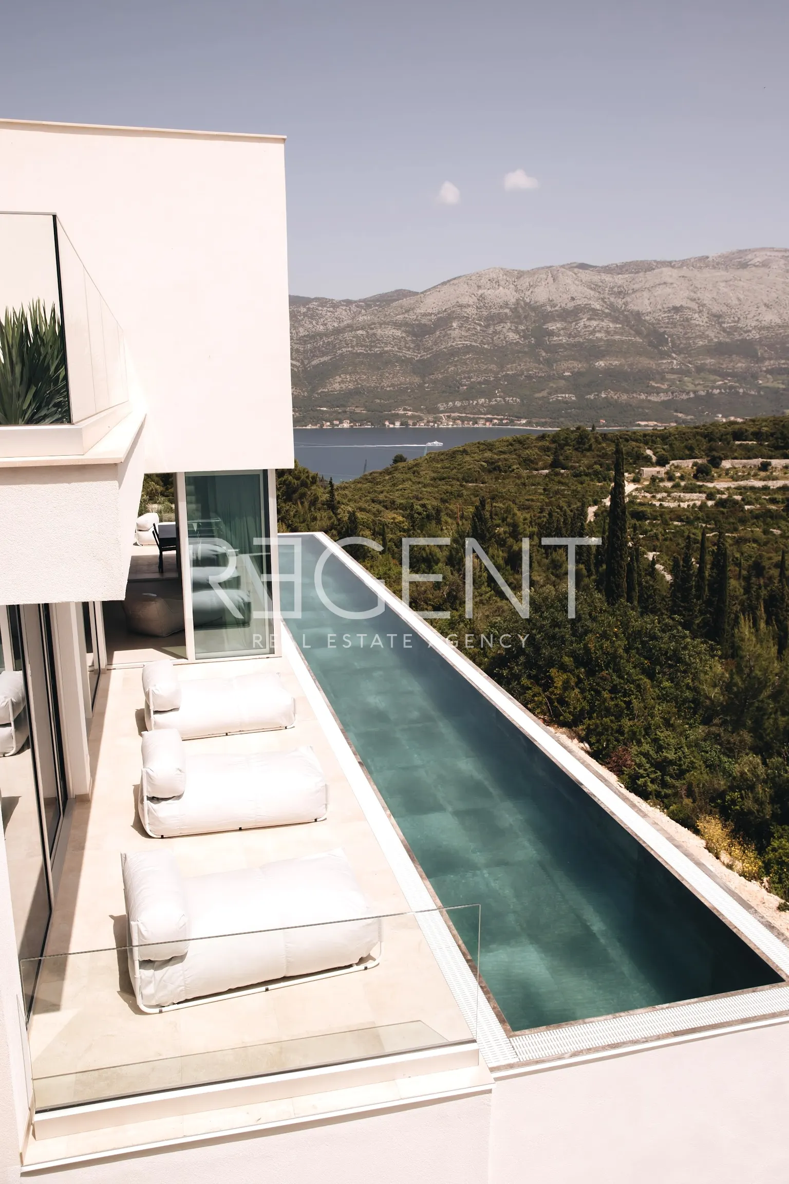 Korčula, Žrnovo - Luksuzna obiteljska vila 360 m2
