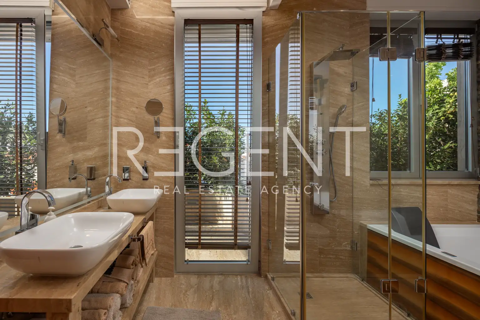 Dubrovnik, Lapad – penthouse 268 m², krovna terasa, bazen, garaža