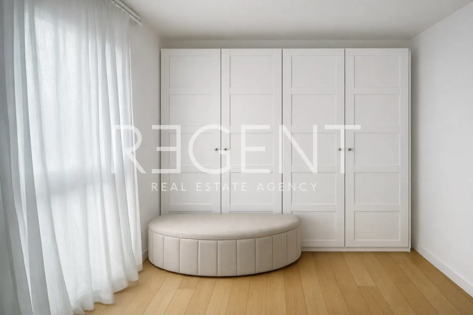 Split, Bol - Mieszkanie dwupokojowe z balkonem i komórką lokatorską