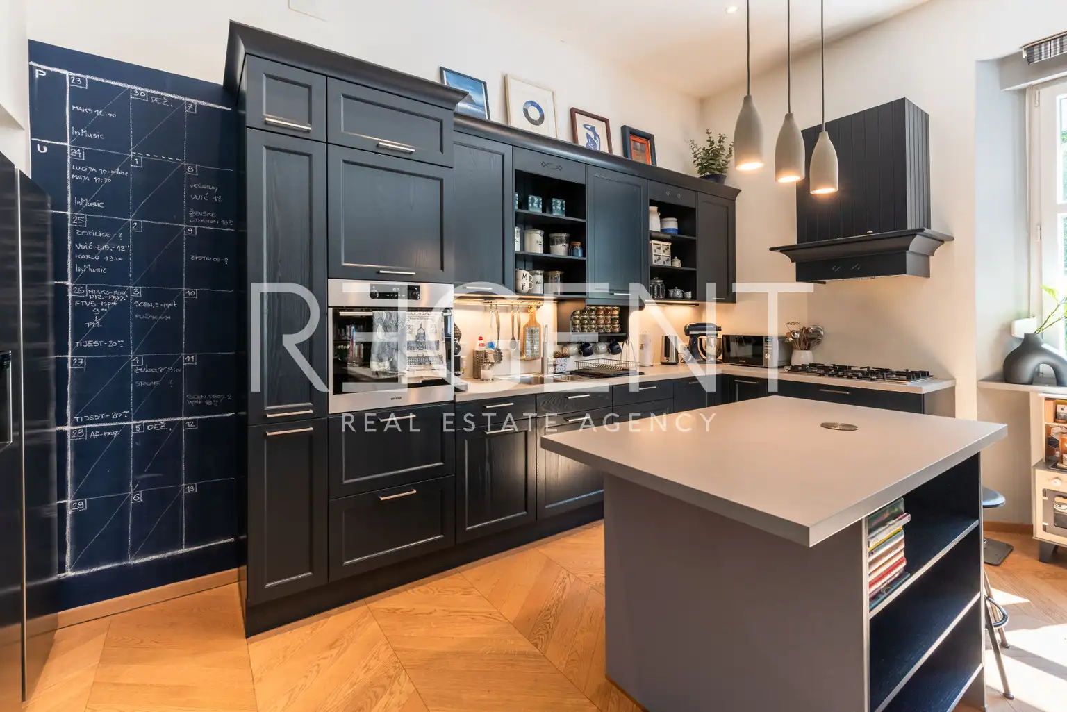 Záhreb, Dolné mesto – Trojizbový byt s balkónom a galériou 79 m2