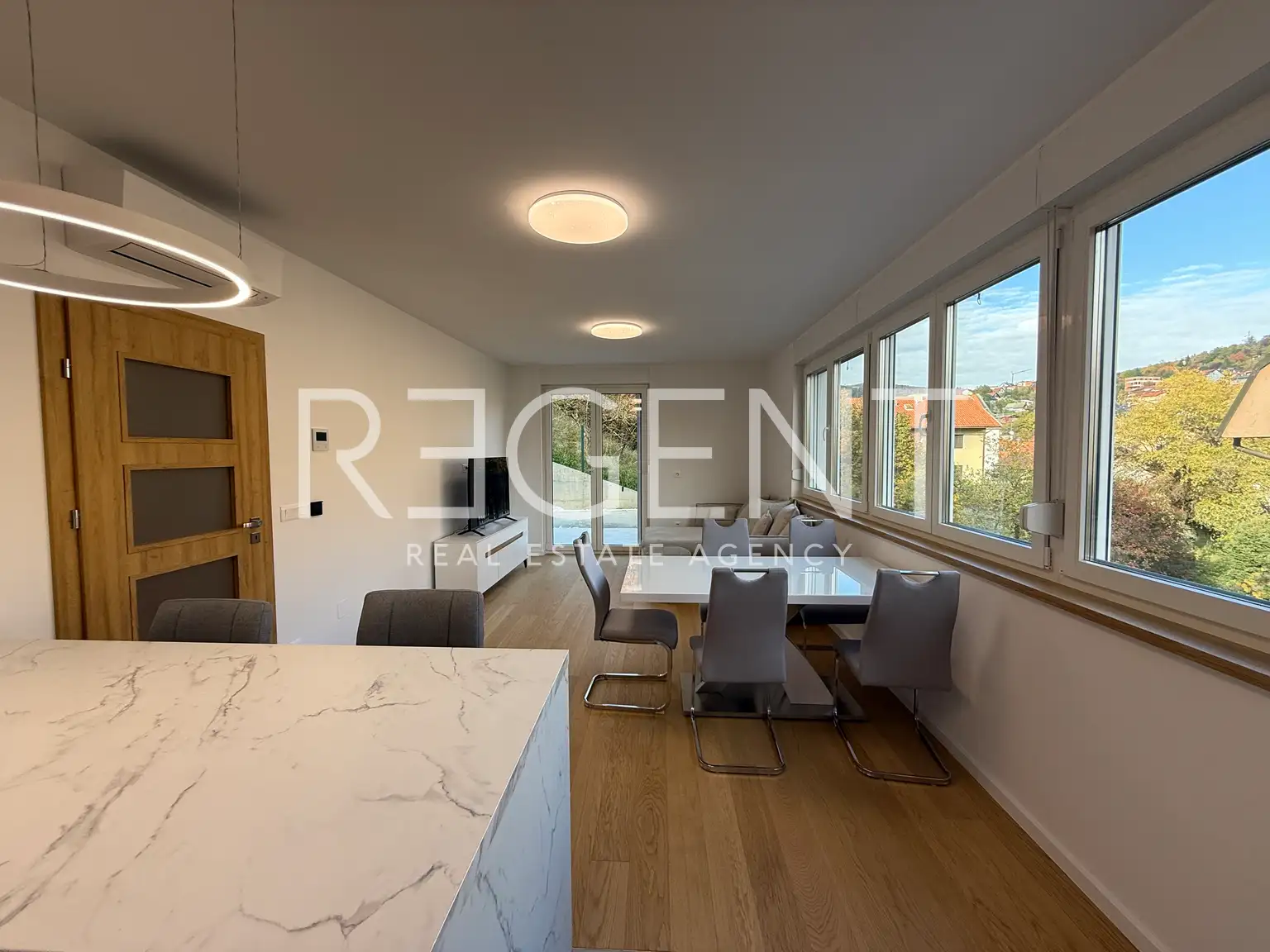 Záhřeb, Gračani – třípokojový byt se zahradou a garáží