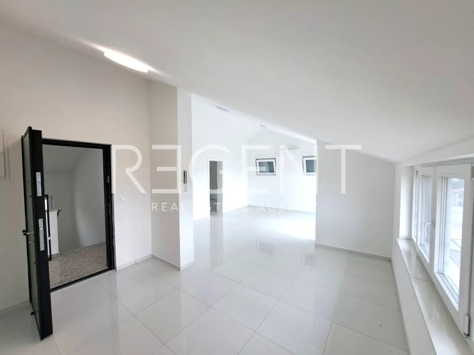 Crikvenica - Vierzimmerwohnung mit Terrasse 110 m2, Neubau