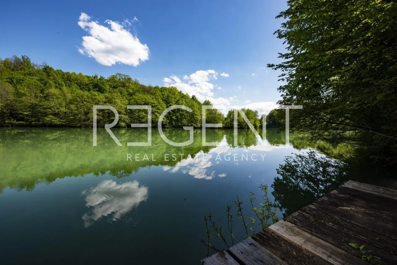 Mrežnice - Dřevěný dům k rekreaci u řeky 100 m2, pronájem