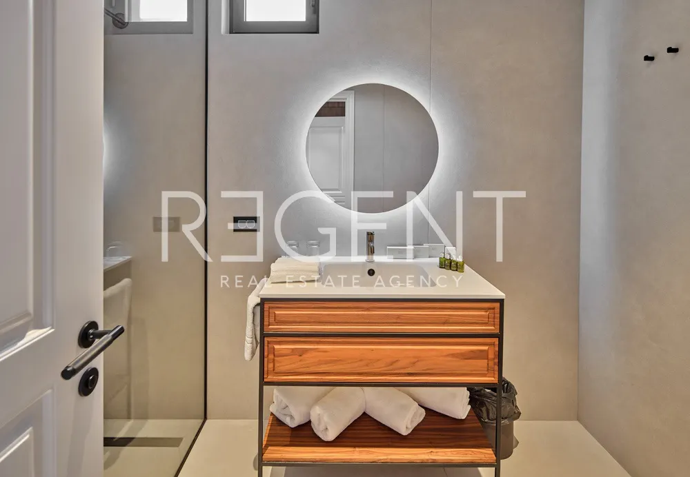 Trogir - Moderní vila s výhledem na moře 341 m2