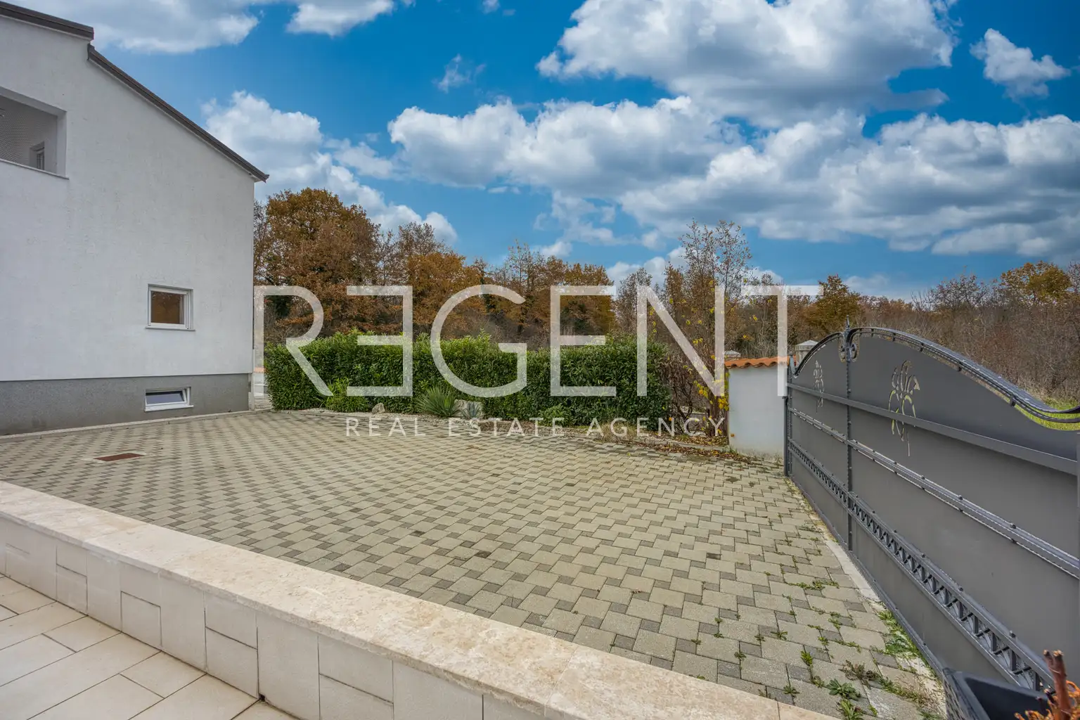 Poreč, Vežnaveri – Maison avec deux appartements