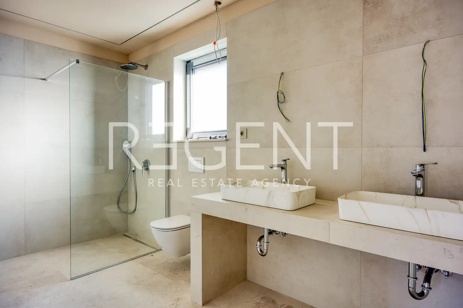 Poreč – Moderna vila s pogledom na more