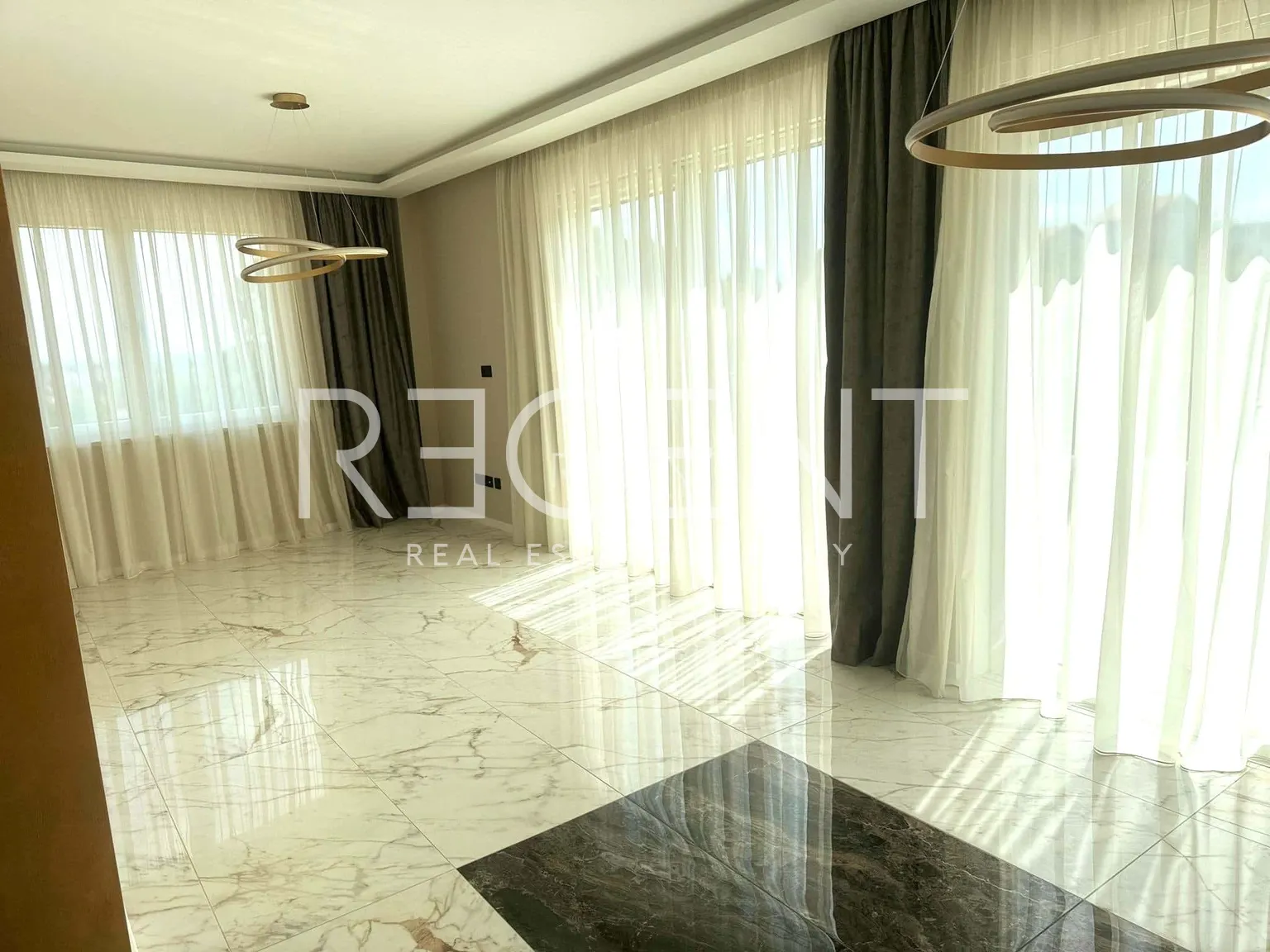 Záhřeb, Remete - Moderní penthouse 112 m2 k pronájmu
