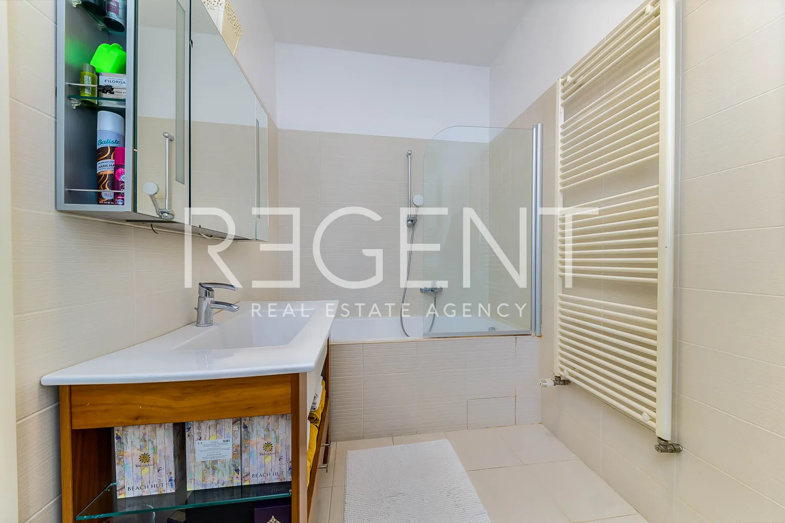 Zagreb, Centar – Elegantni četverosobni stan