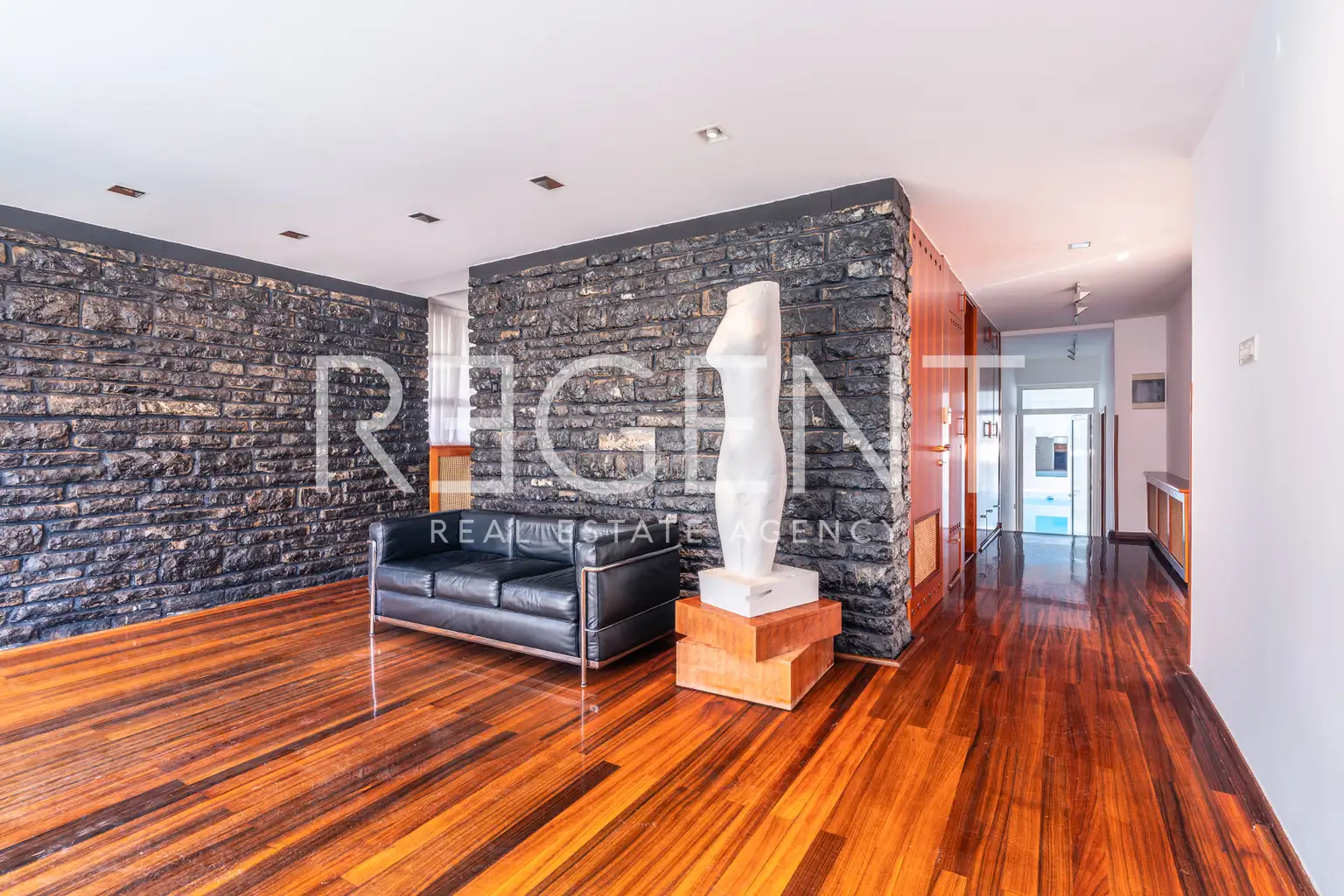 Zagreb, Šestine - Jedinstvena kuća s bazenom i velikim vrtom