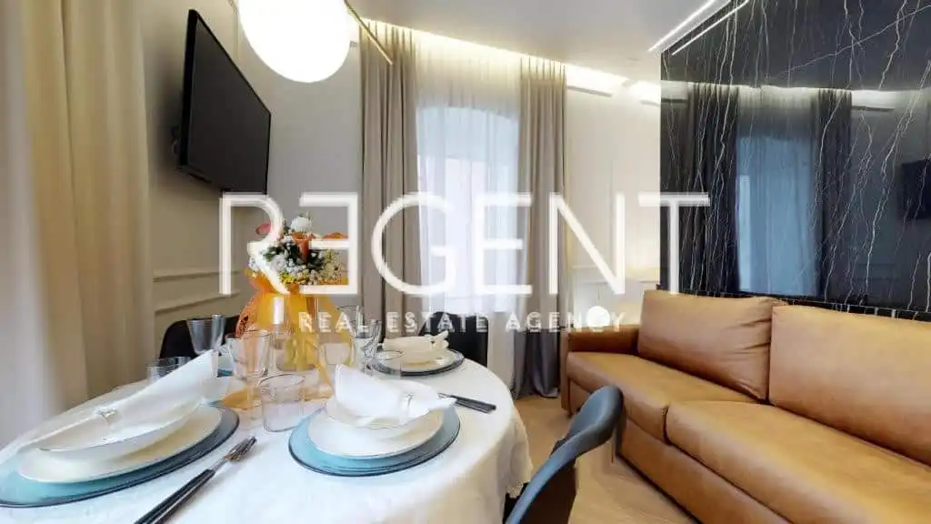 Split, Centar - Dioklecijanova Palača dva studio apartmana 65 m2