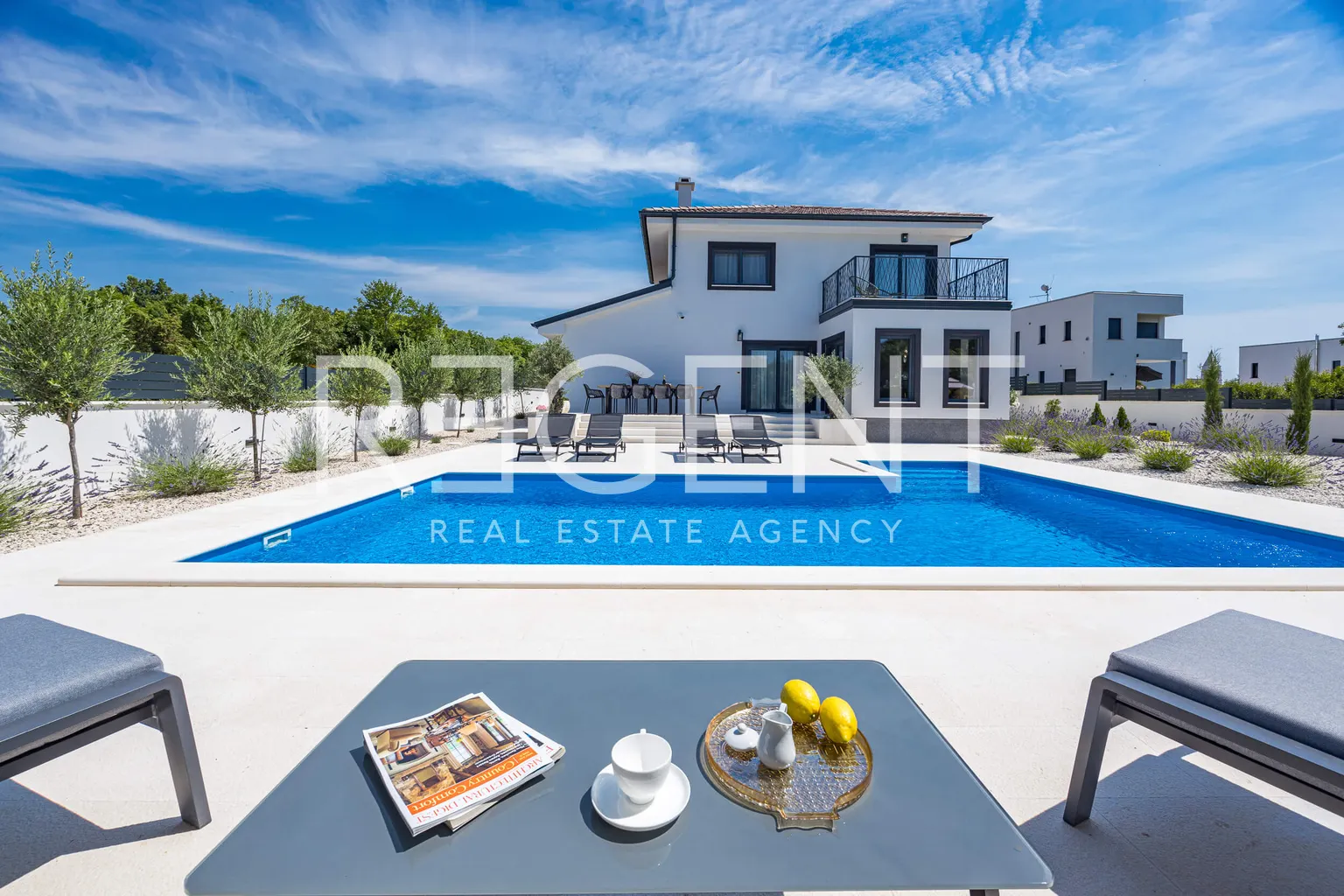 Istra, Krnica – Kuća s bazenom na parceli 780 m2