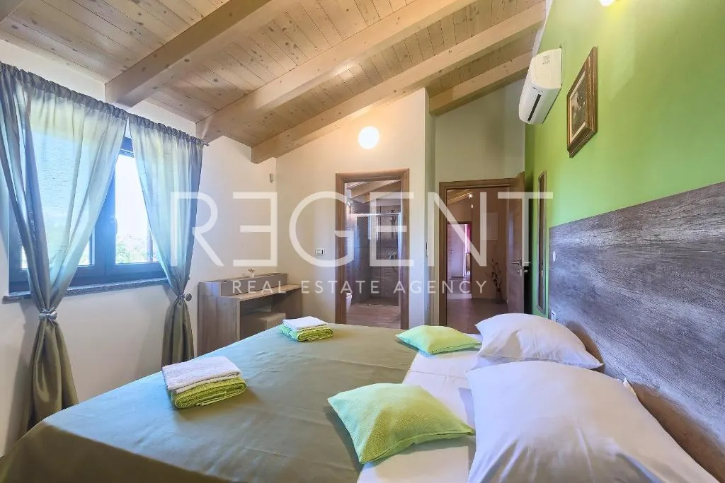 Istra, Tinjan – Prekrasna moderna vila s bazenom 260 m2