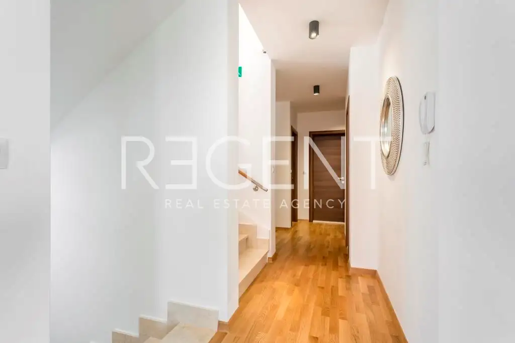 Podstrana - Three-room apartment with a terrace