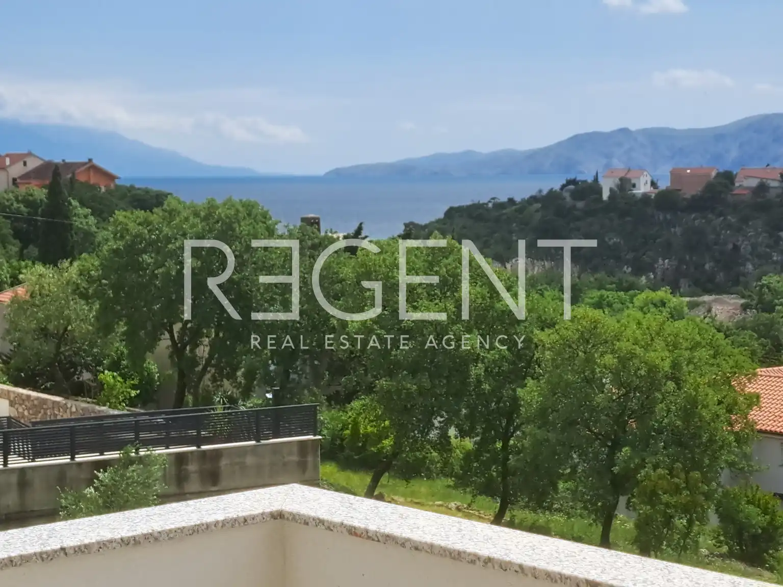 Novi Vinodolski - Appartement moderne de trois pièces dans un endroit calme de 64 m2