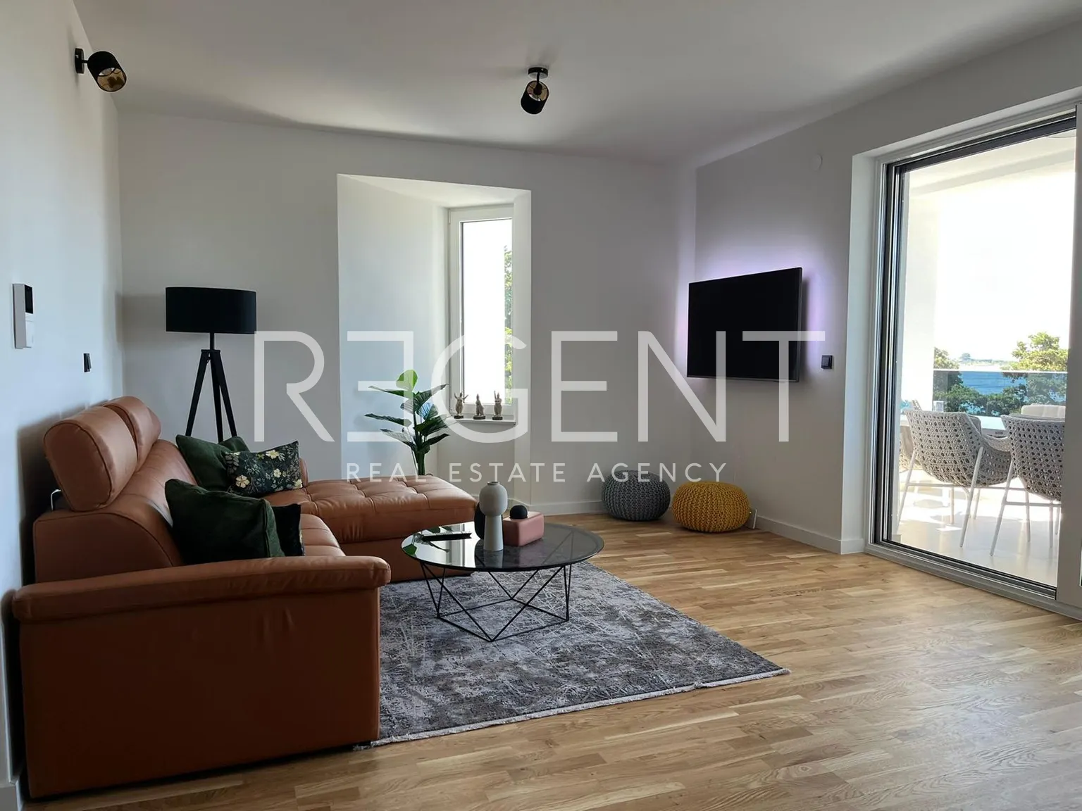 Novalja - Dvosobni penthouse s pogledom na more 108 m2