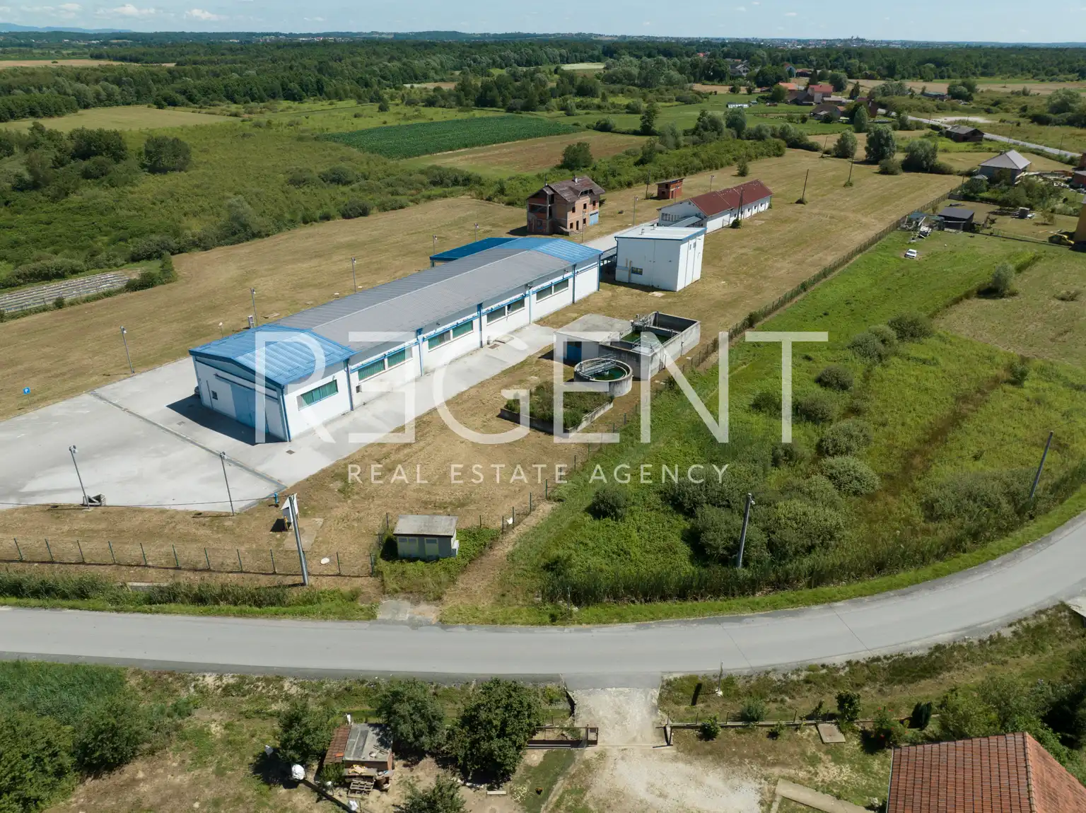 Vrbovec - Zemljište i poslovni prostor