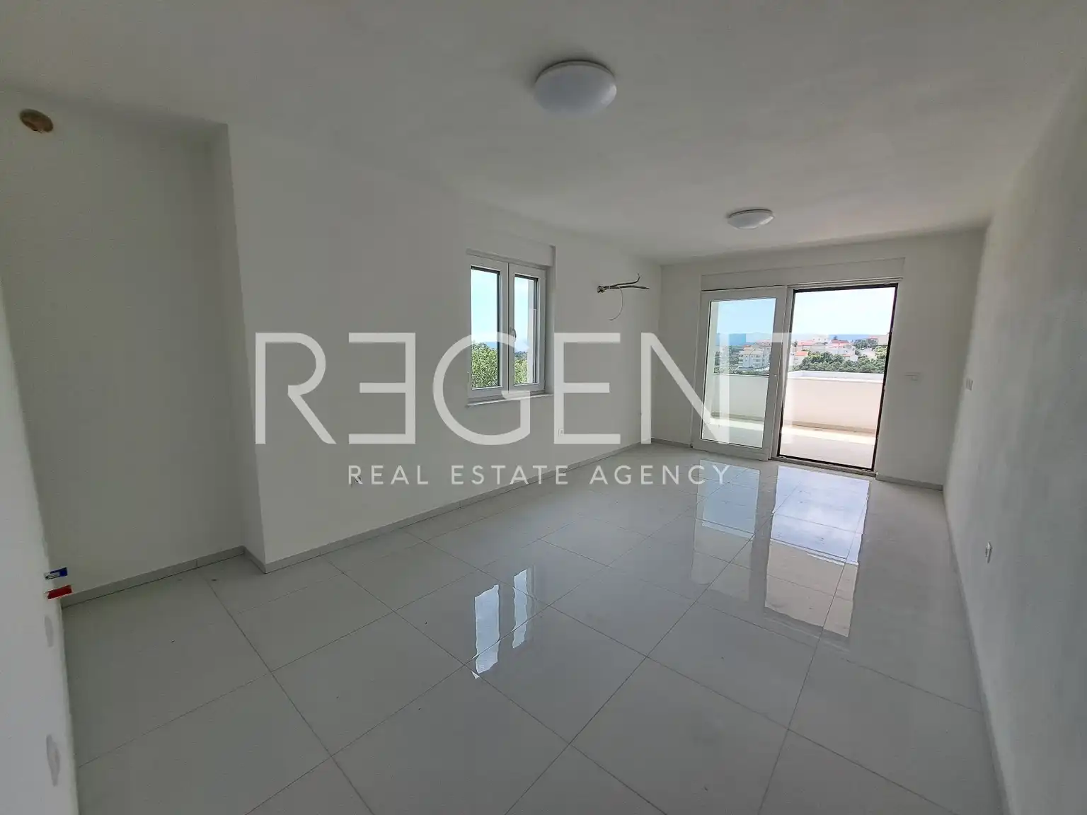 Novi Vinodolski - Appartement moderne de trois pièces dans un endroit calme de 64 m2