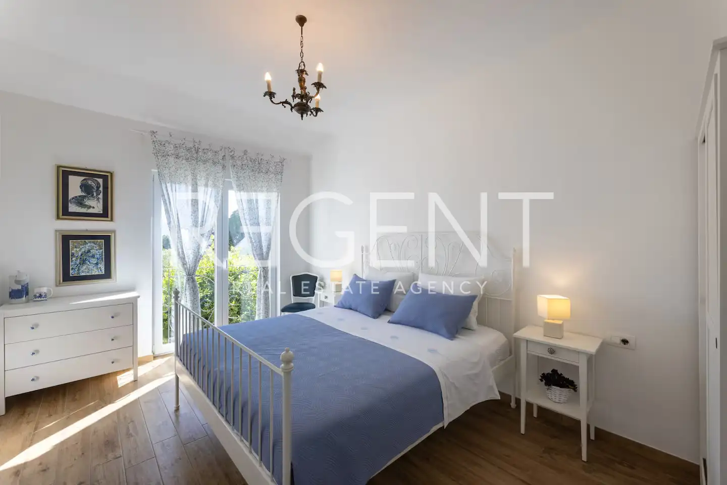 Maison avec piscine, 260m²