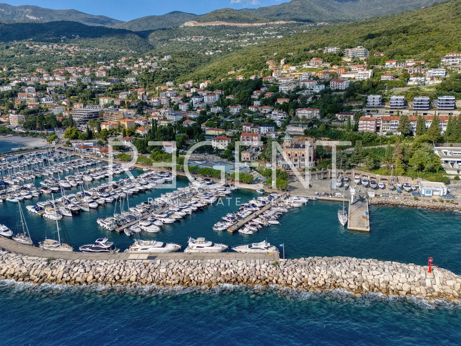 Ičići, Opatijska rivijera – povijesna vila s pogledom na more