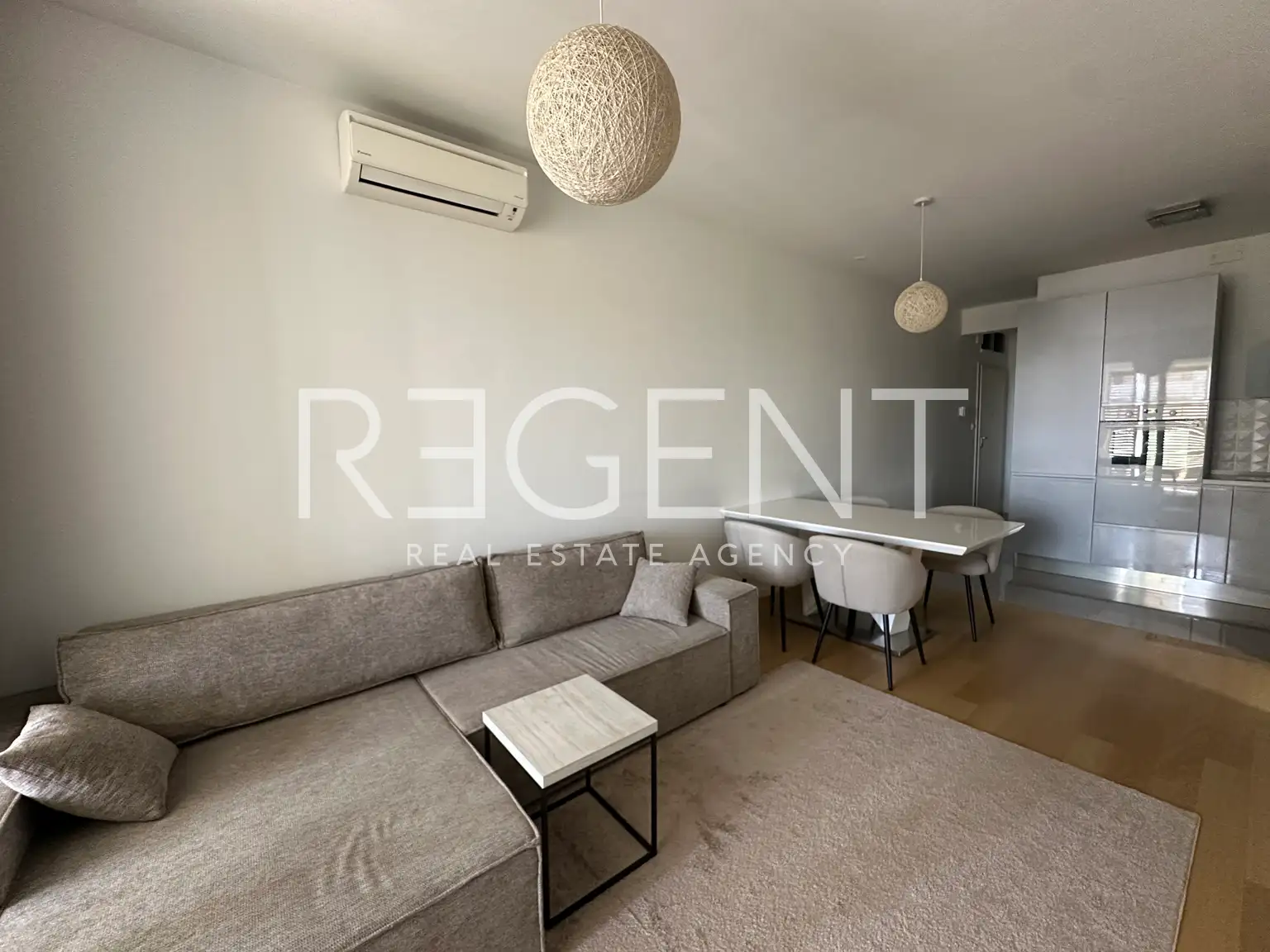 Split, Žnjan - Zwei-Zimmer-Wohnung mit Loggia und Meerblick ZU VERMIETEN