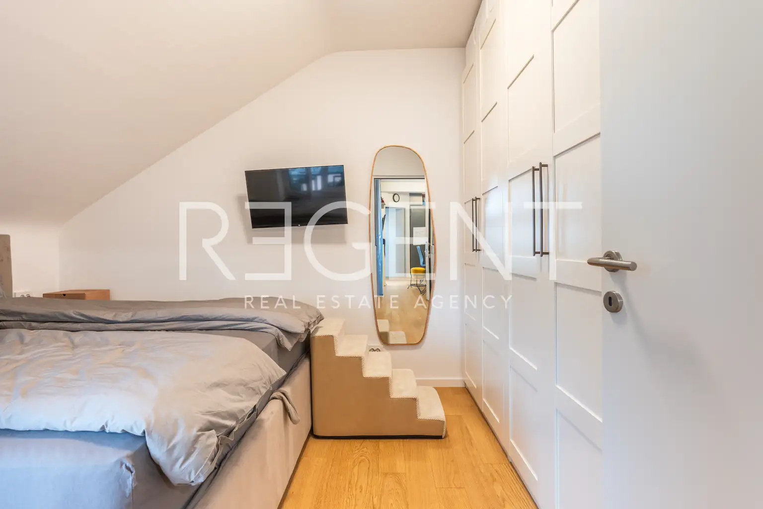 Zagreb, Voltino - Renoviran trosoban stan