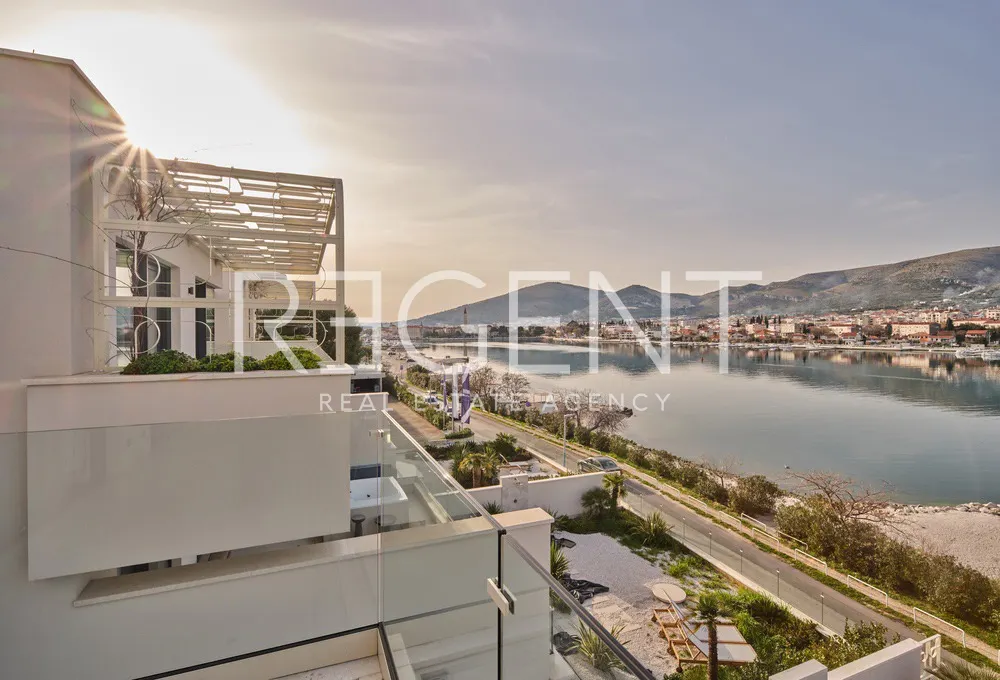 Trogir - Moderní vila s výhledem na moře 341 m2