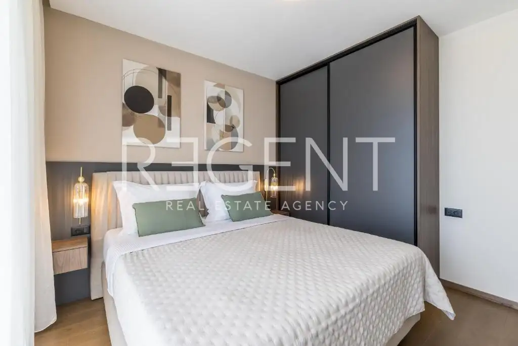 Dugi Rat - Vila 300 m², bazen, sauna ,pogled na more